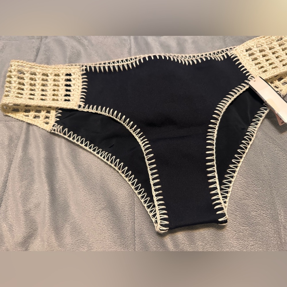 Victoria's Secret Black and Cream Bikini Bottom - Picture 3 of 6